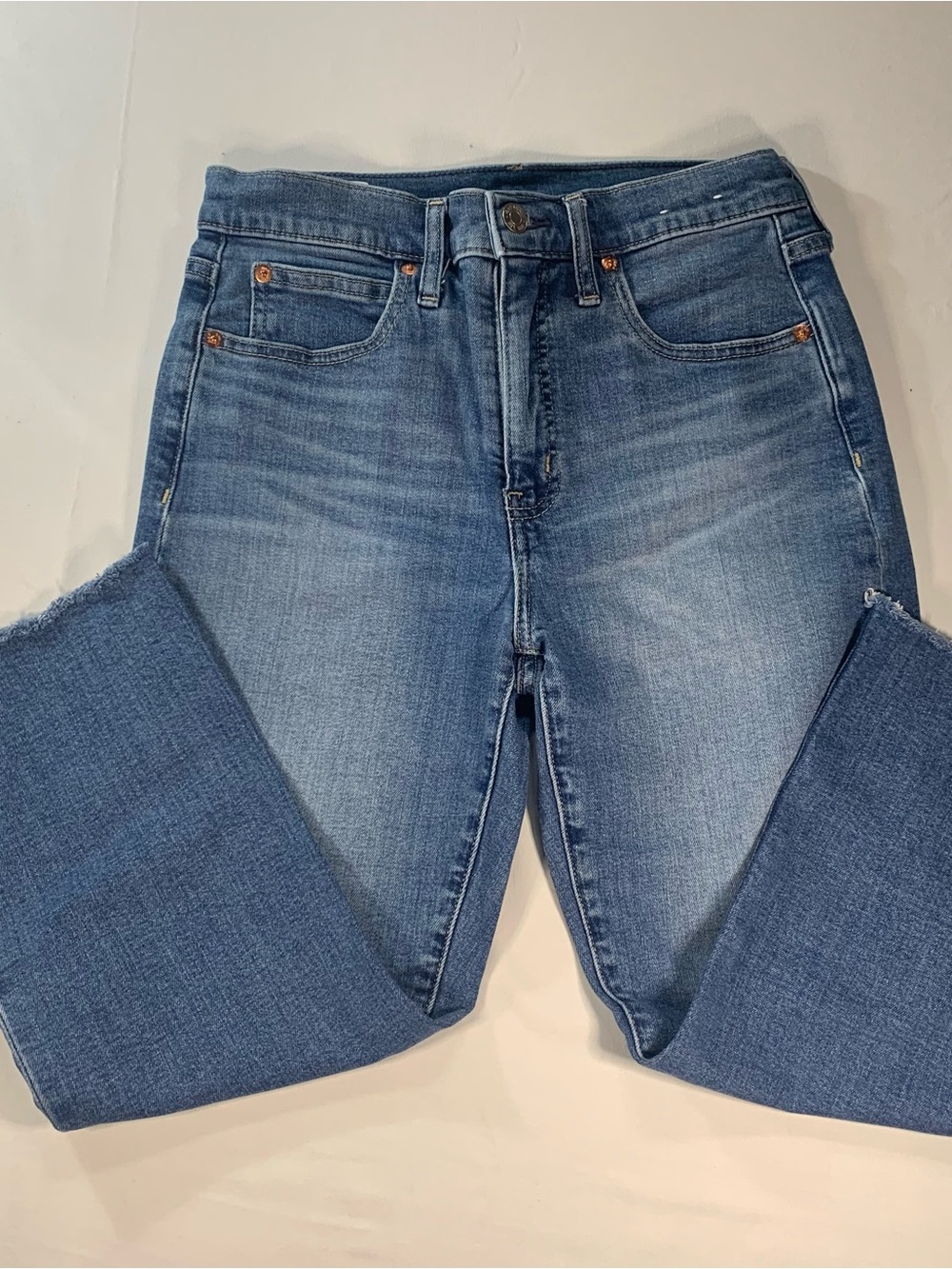 GAP High-Rise Kick Fit Jeans Medium Blue Raw Hem 6P